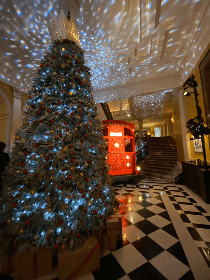 Claridges Christmas Tree and train carriage