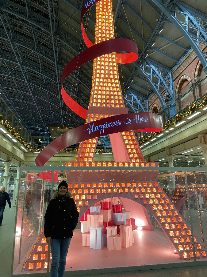 Eiffel Tower Christmas tree extravaganza by Lancôme Paris