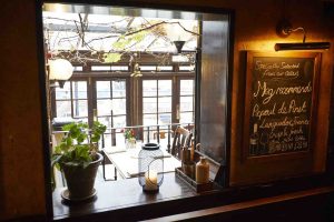London's Smallest Bar Room - The Dove