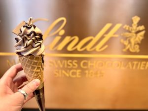 CREMA GELATA ice cream at Lindt Choco Bar - Piccadilly Circus