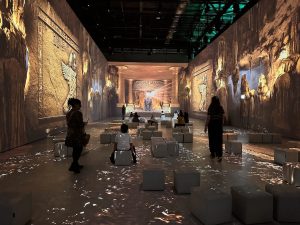 360 Degree Prjection Room at the Cleopatra- The Experience London