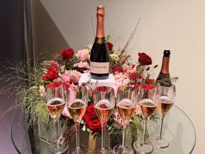 Bubbling Wine and Flower Arrangement Workshop Add-On at the Fleurs De Villes in Support of The Diana Award Exhibiton London