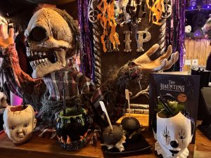 Cocktails and Charcoal Mini Vegan Burgers at The Haunting on Russel Street Pop-Up Halloween Bar